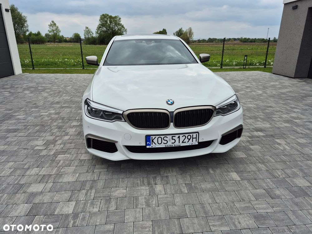BMW Seria 5 M550i xDrive sport - 2