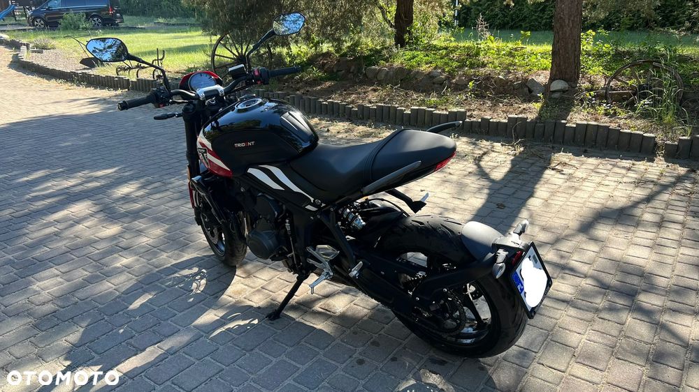 Triumph Trident - 9