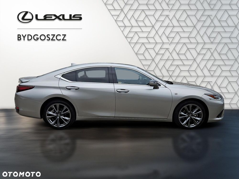 Lexus ES 300h F Sport Design - 8