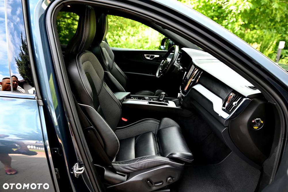Volvo XC 60 B5 B Geartronic RDesign - 25