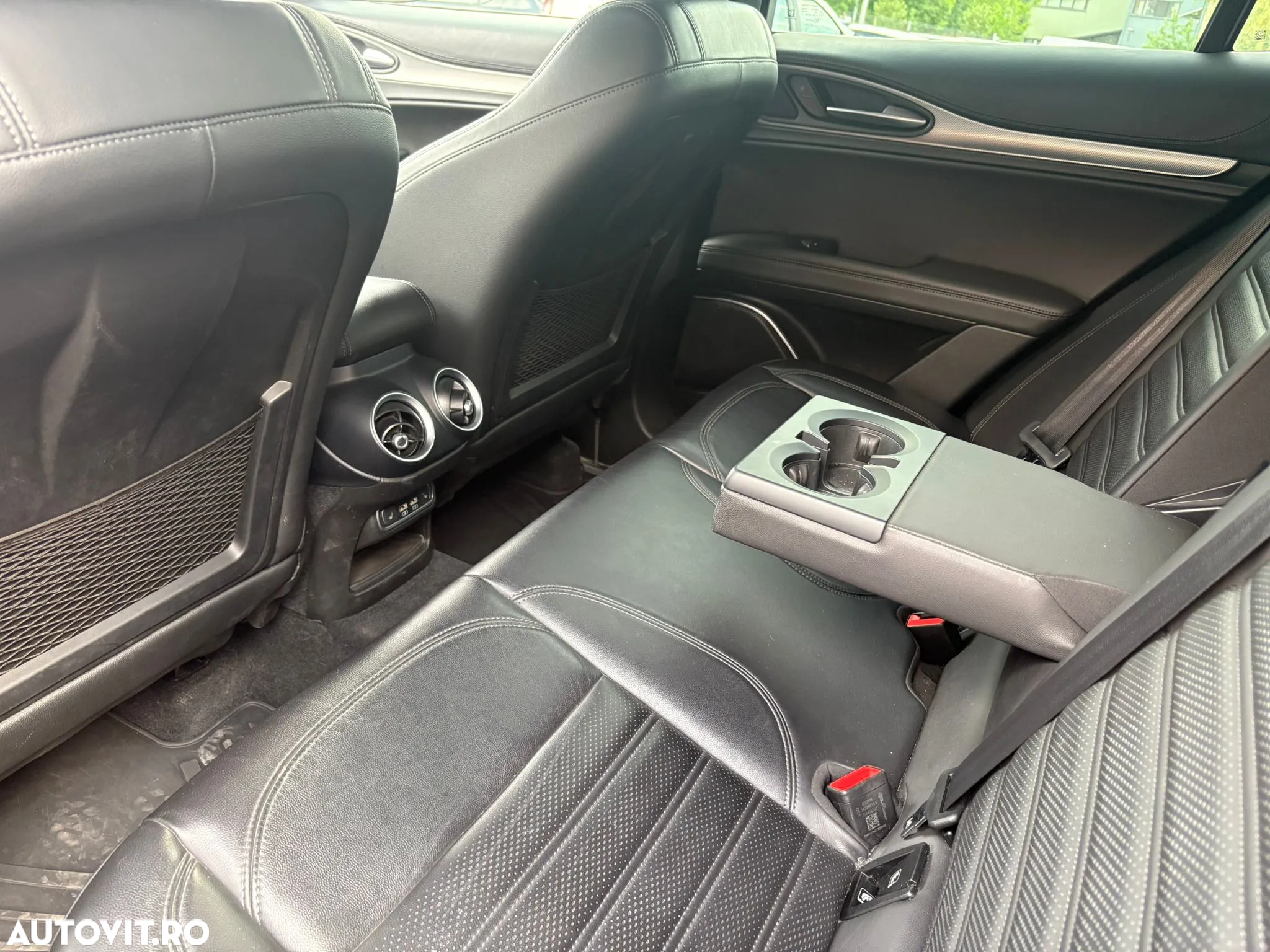 Alfa Romeo Stelvio 2.0 Turbo AWD AT8 Veloce - 8