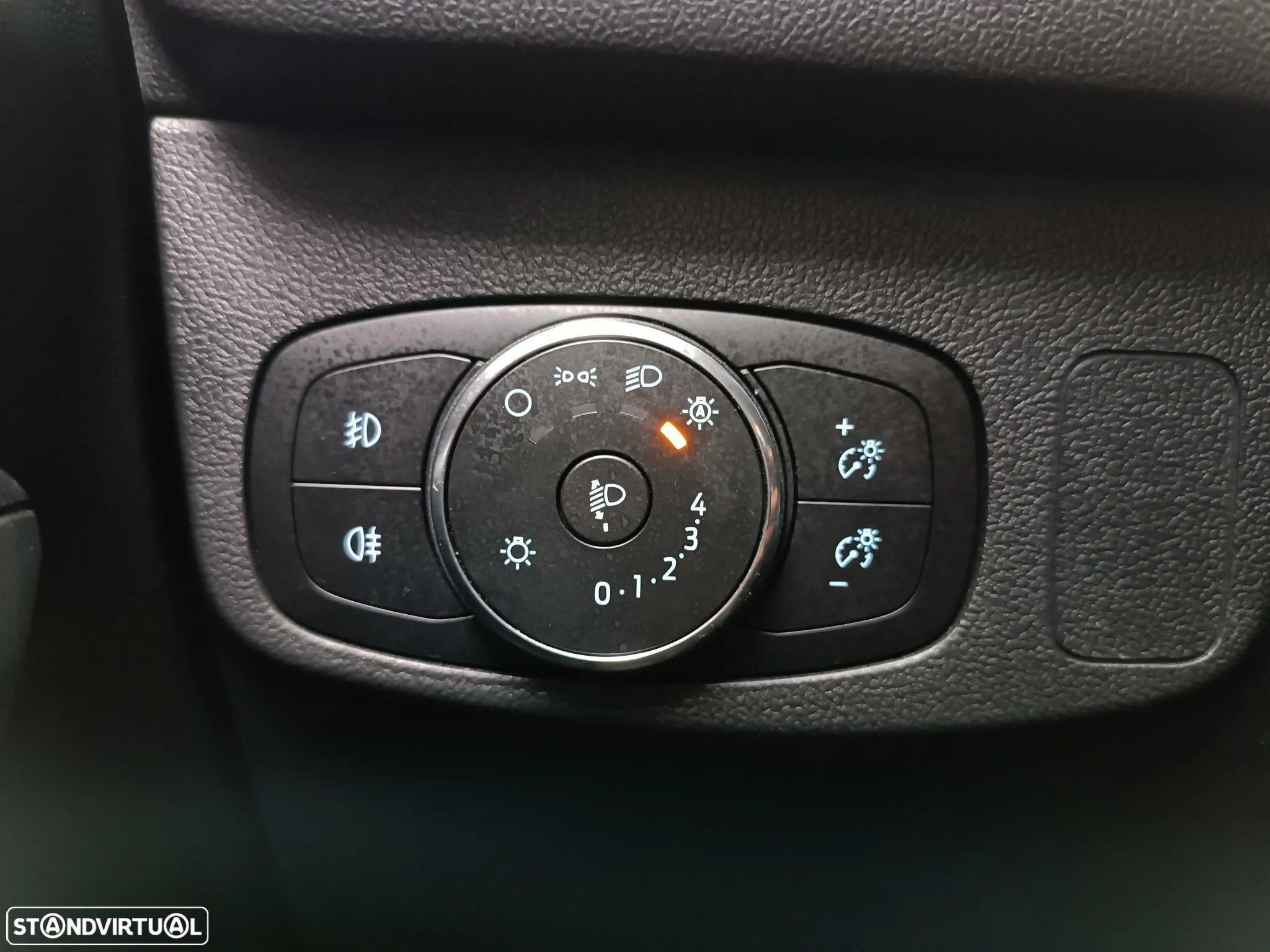 Ford Focus 1.0 EcoBoost MHEV ST-Line X - 19