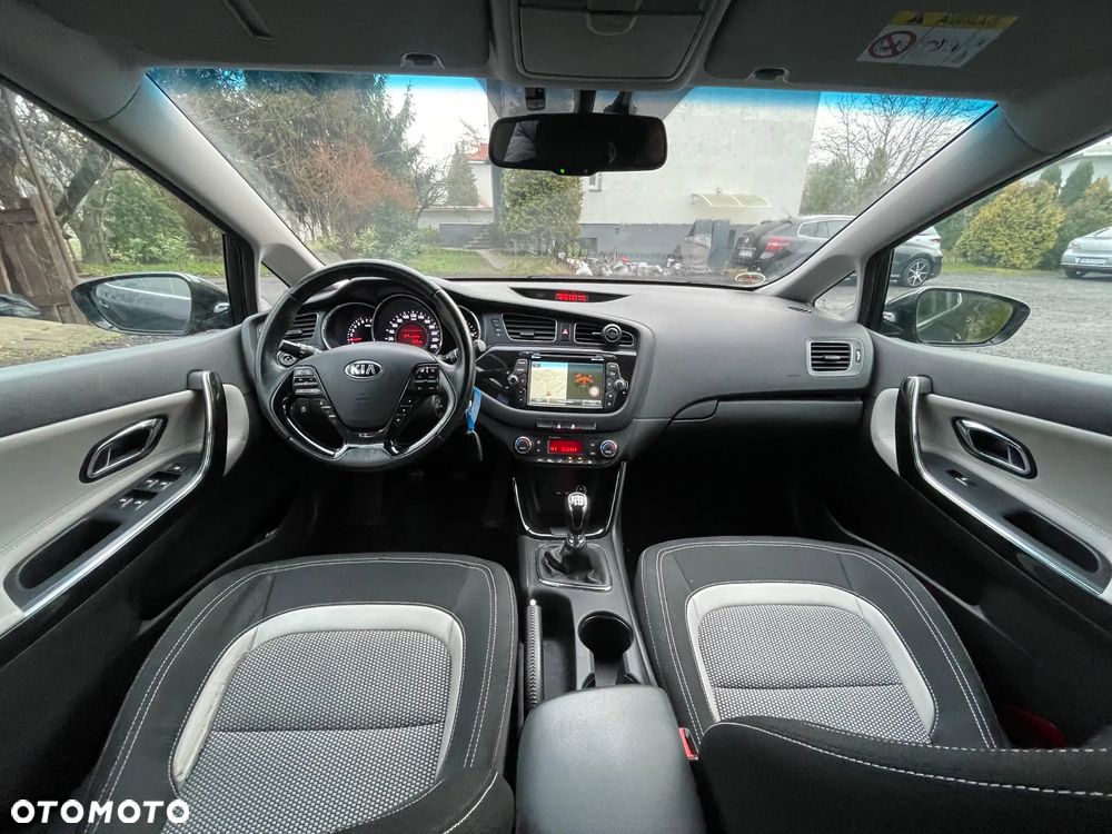 Kia Ceed 1.6 GDI Spirit - 10