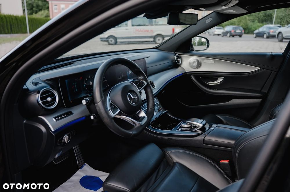 Mercedes-Benz Klasa E 220 d 4-Matic Business Edition 9G-TRONIC - 30