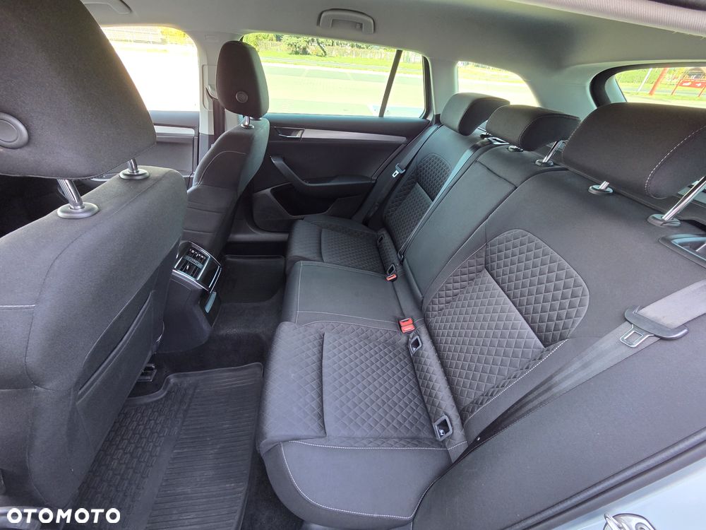Skoda Superb 2.0 TDI SCR Ambition DSG - 12