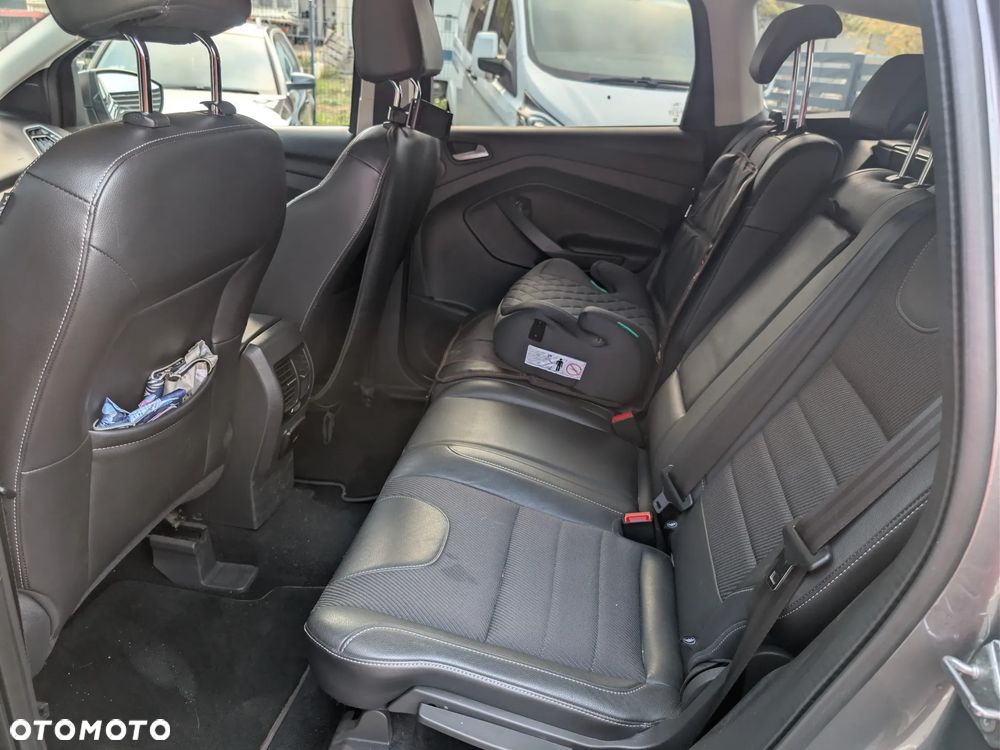 Ford Kuga - 10