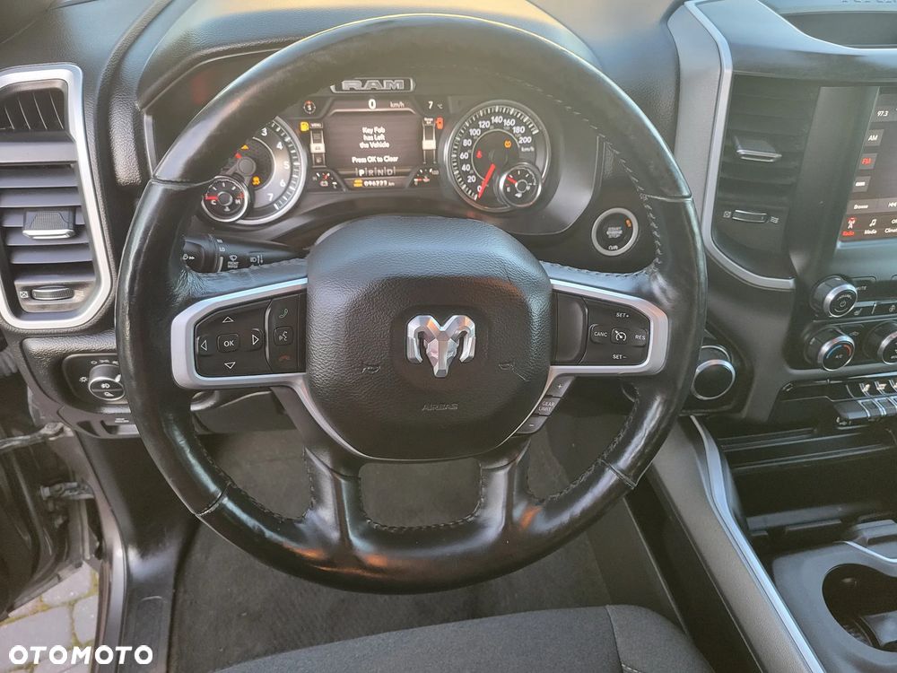 RAM 1500 Crew Cab Shortbed Bighorn - 17