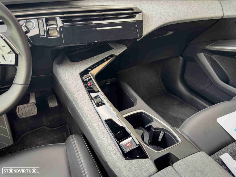 Peugeot 5008 1.2 Hybrid Allure e-DCS6 - 14