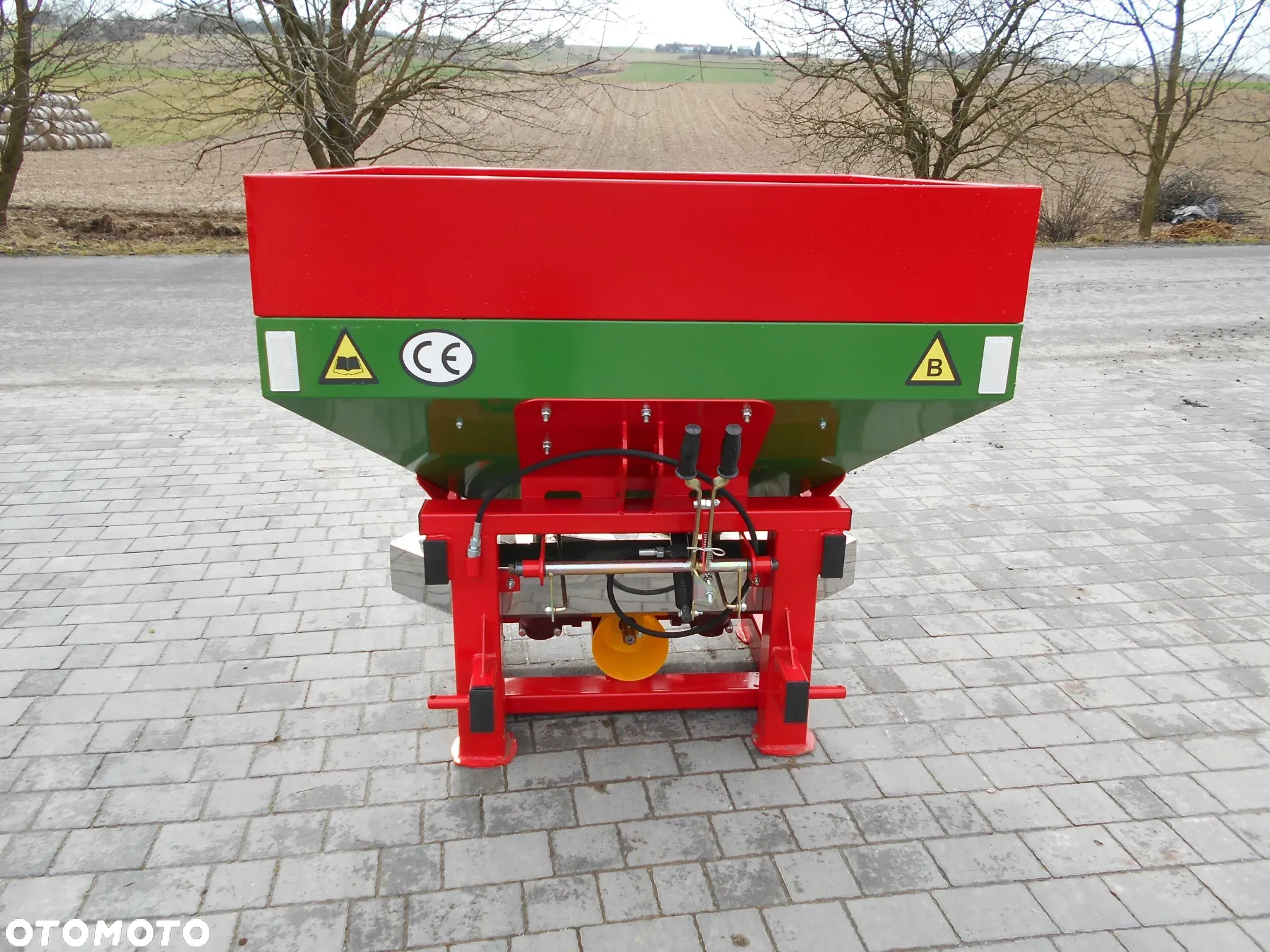 SIEWKA/ Siewnik/ ROZSIEWACZ Nawozów Hydraulika W Standardzie 600L, 800L, 1000L Szerokość Wysiewu 6-24mi 1200L. - 8