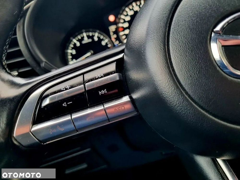 Mazda 3 SKYACTIV-G 2.0 M-Hybrid DRIVE - 16