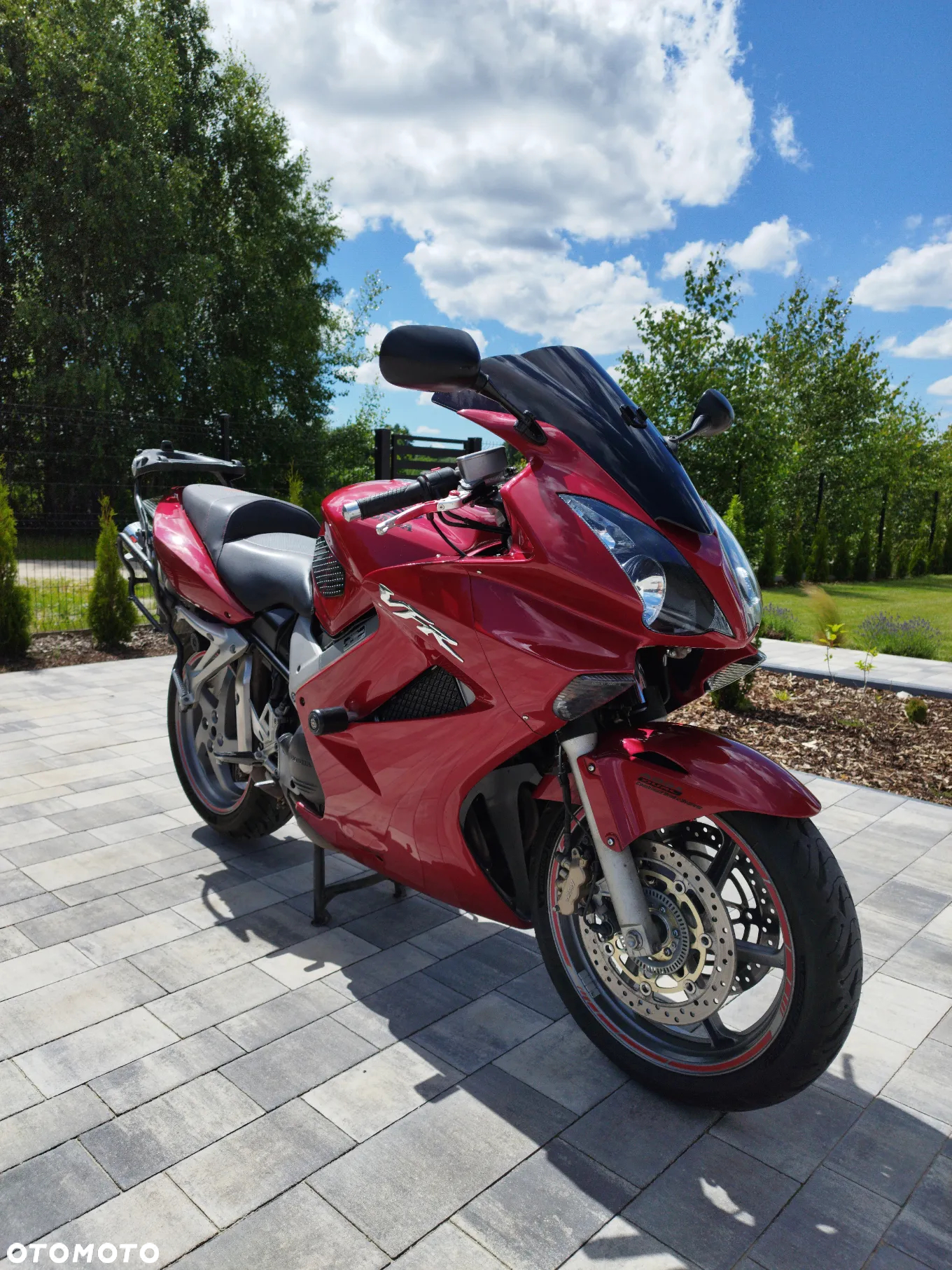 Honda VFR - 3