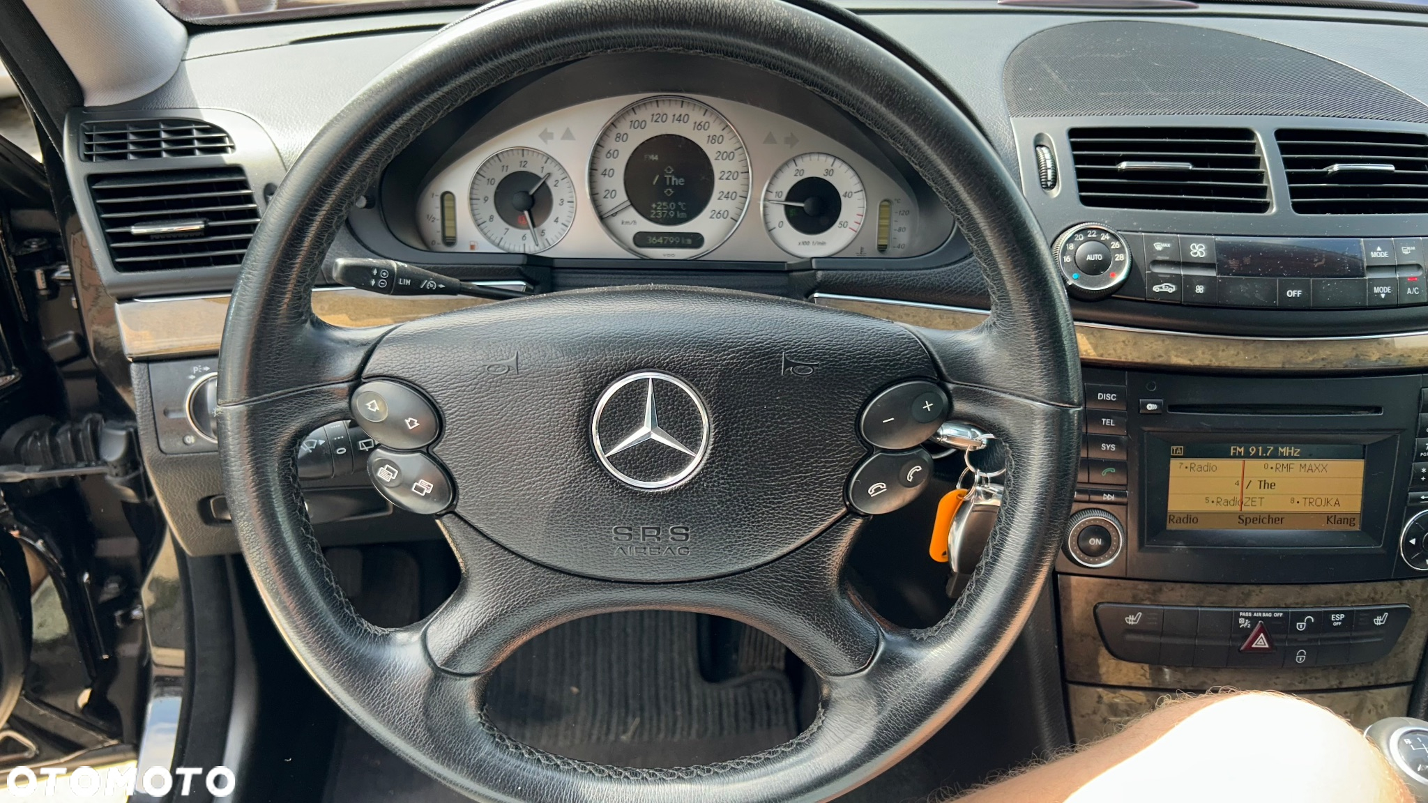 Mercedes-Benz Klasa E - 22