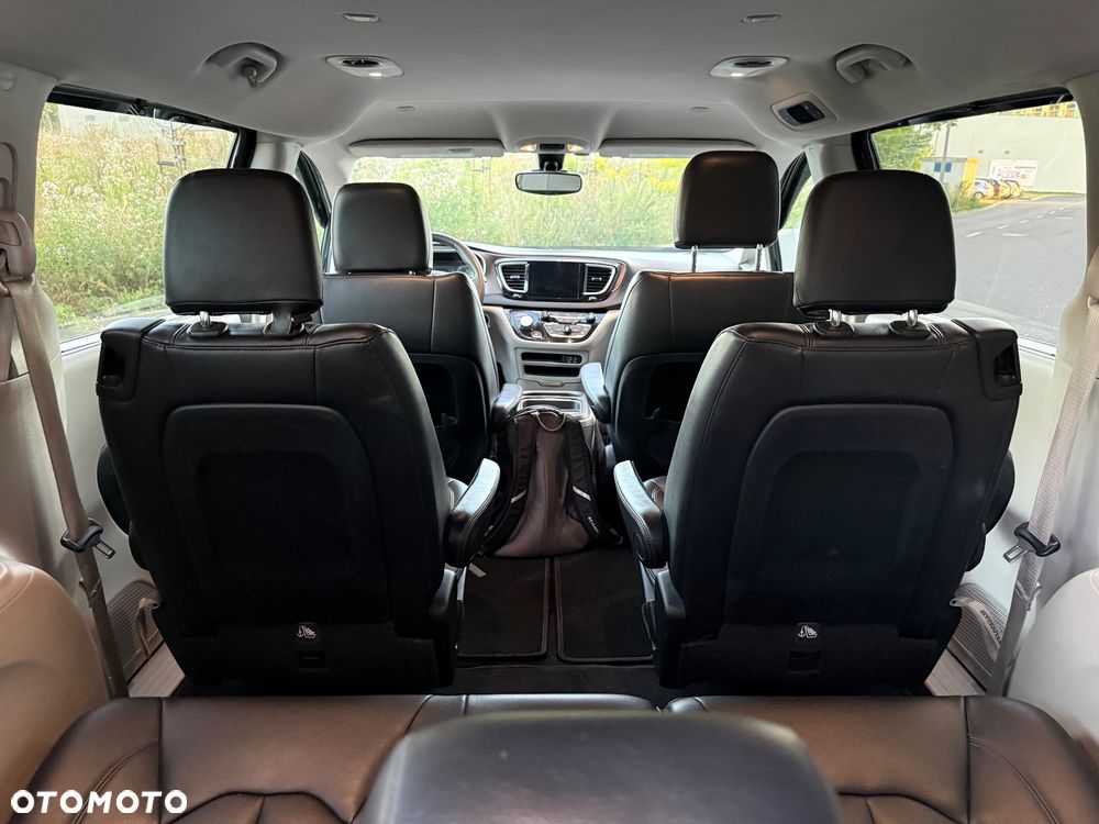 Chrysler Pacifica - 13