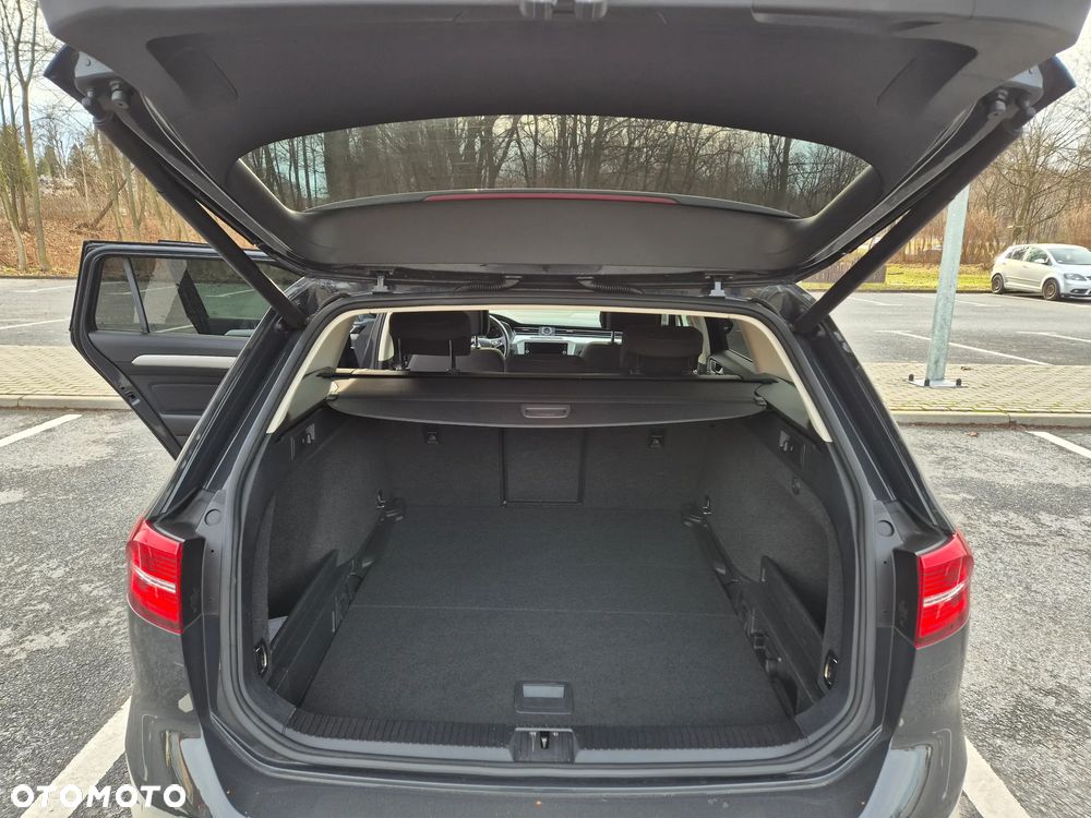 Volkswagen Passat - 26