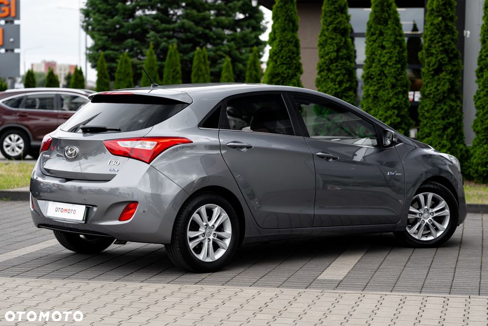 Hyundai i30 1.6 Trend - 15