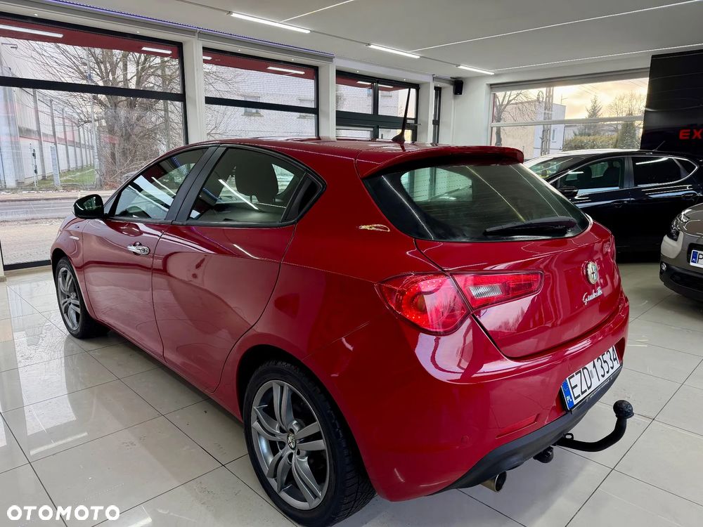Alfa Romeo Giulietta 1.6 JTDM 16V Veloce - 4