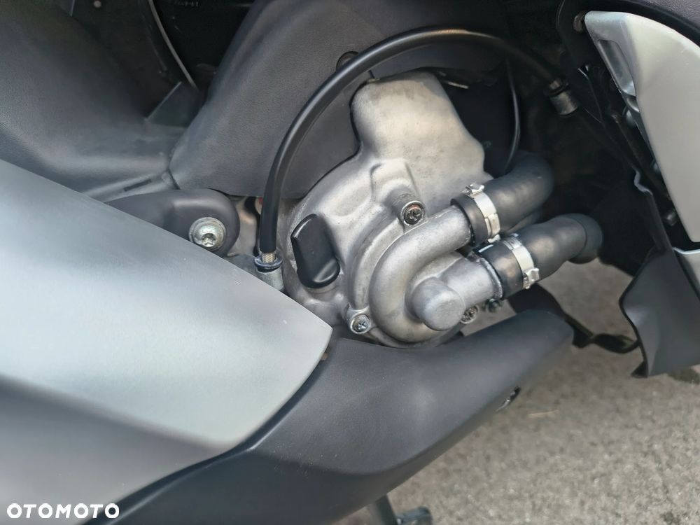 Piaggio Beverly - 12