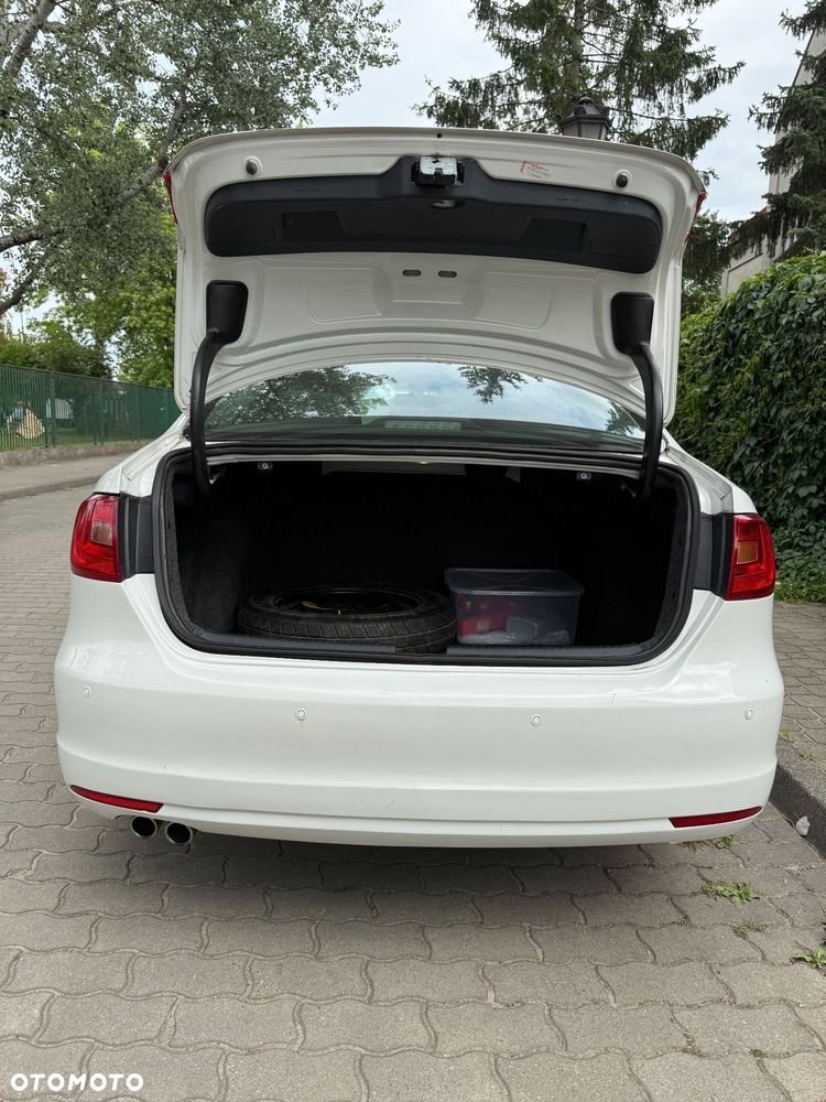 Volkswagen Jetta - 13