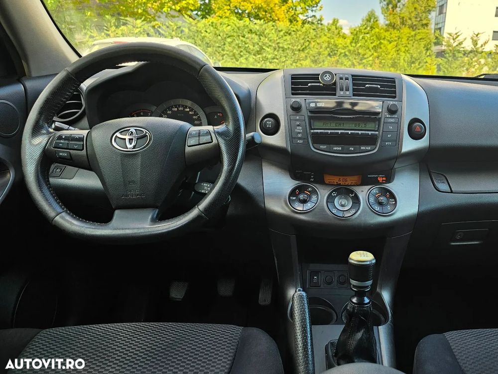 Toyota RAV4 2.2 D-4D Executive - 7