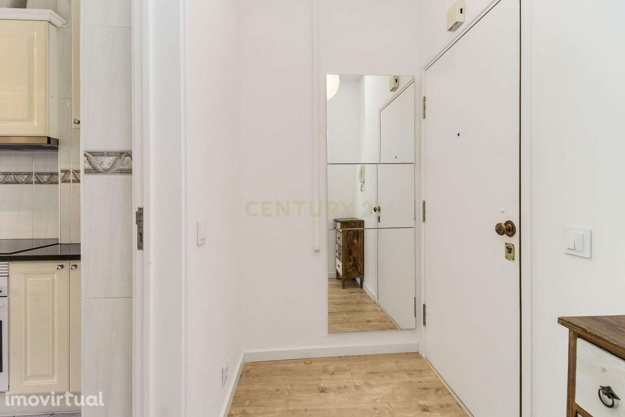 T2 perto da Pastelaria Califa em São Domingos de Benfica - Grande imagem: 2/33