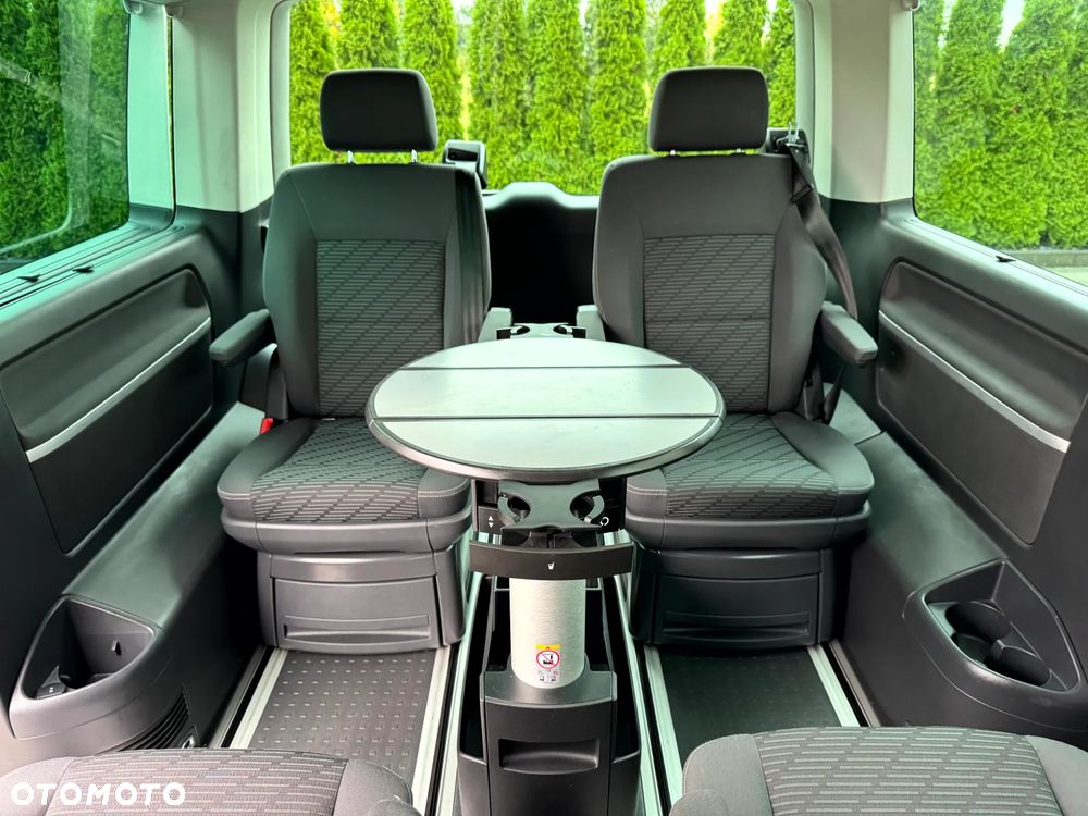 Volkswagen Multivan - 15