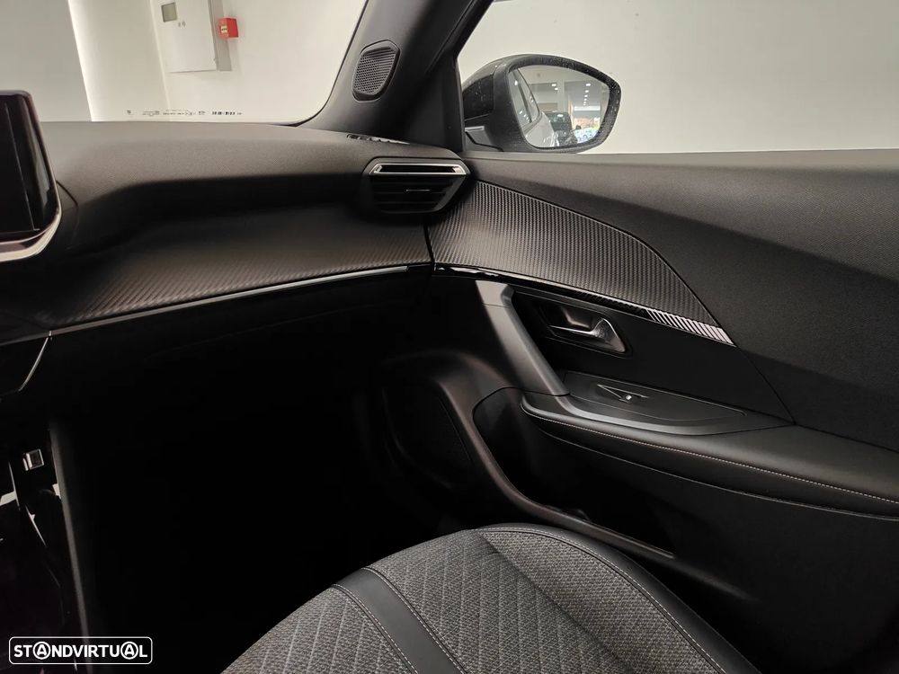 Peugeot 2008 1.2 PureTech Allure - 47