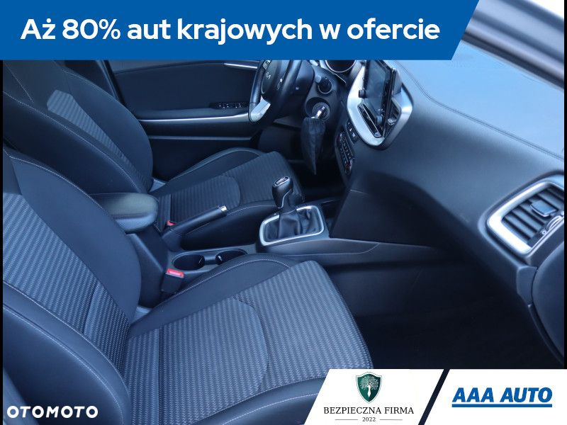 Kia Ceed - 10