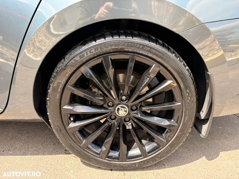 Skoda Superb 2.0 TDI DSG Active - 11