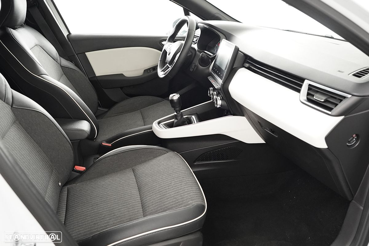 Renault Clio 1.0 TCe Techno Bi-Fuel - 23