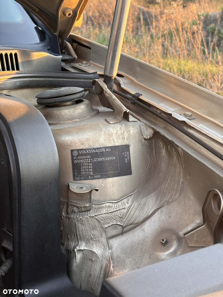 Volkswagen Golf 1.6 Q - 22