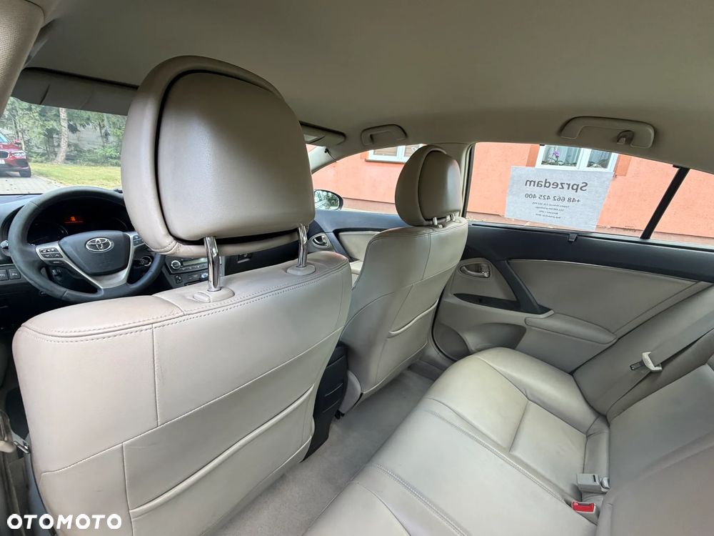 Toyota Avensis 2.0 Prestige - 12