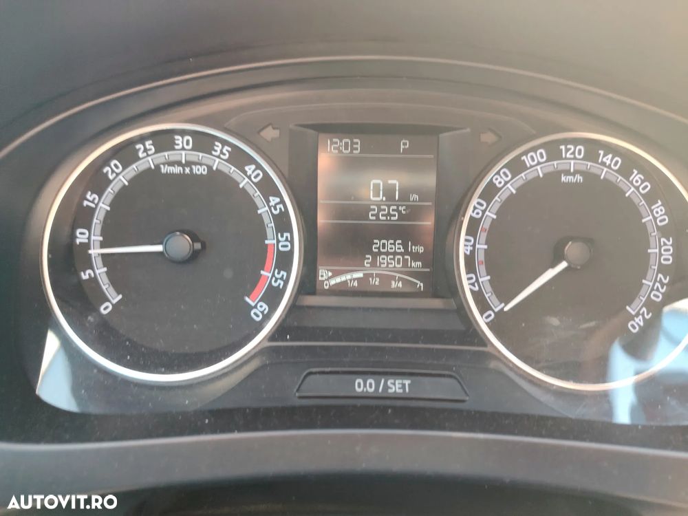 Skoda RAPID 1.4 TDI Active DSG - 8