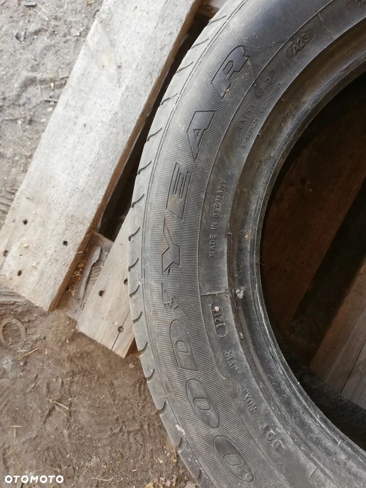 Opona letnia Goodyear EfficientGrip 225/60R16 - 2