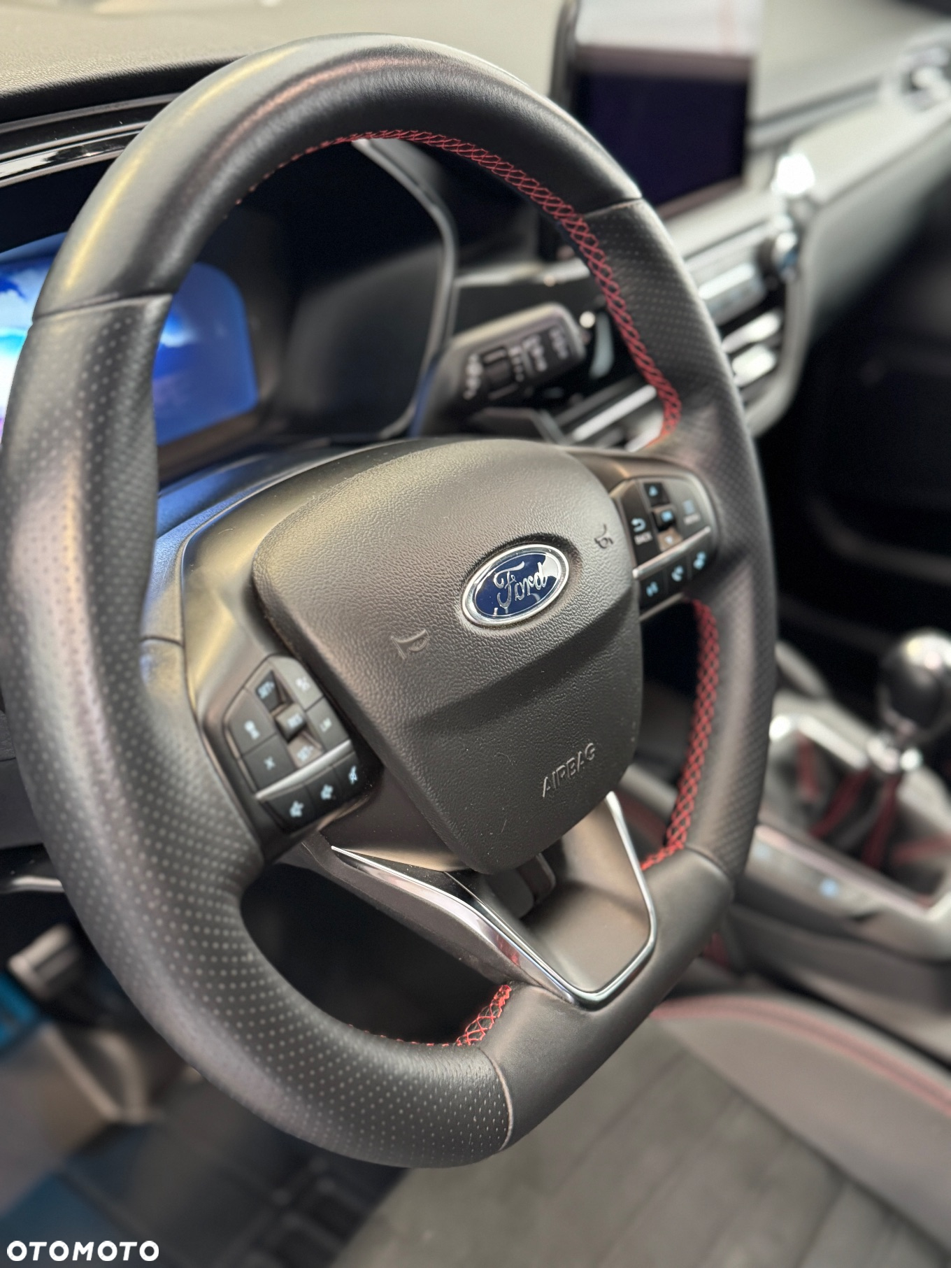 Ford Kuga 1.5 EcoBoost FWD ST-Line X - 12