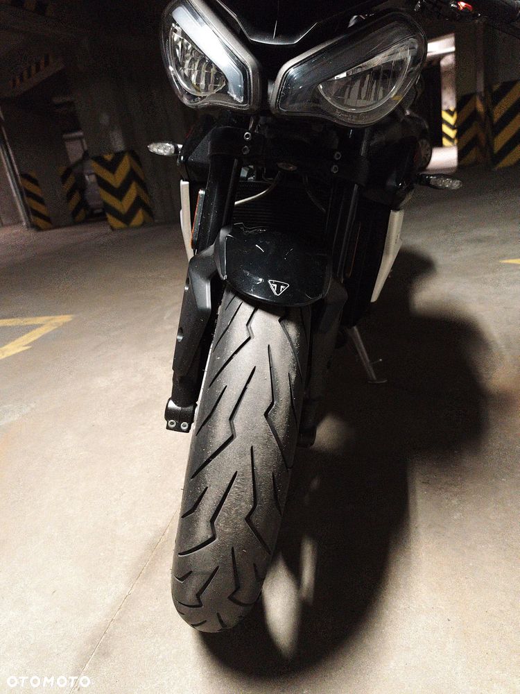 Triumph Street Triple - 11