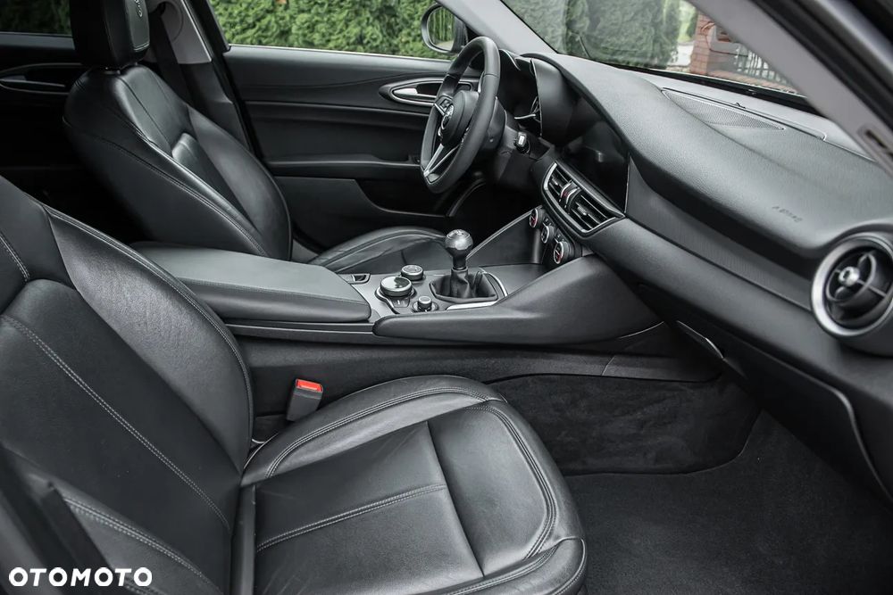 Alfa Romeo Giulia 2.2 Super - 7