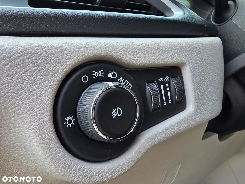 Chrysler Pacifica - 32