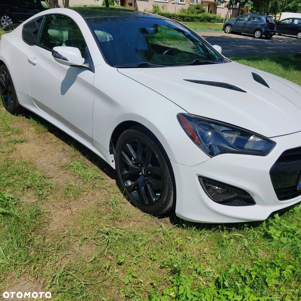 Hyundai Genesis - 1