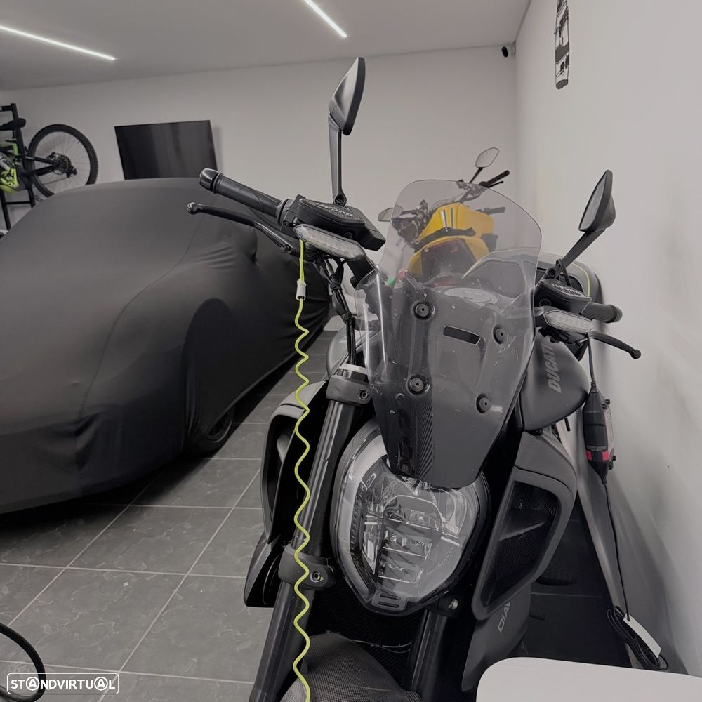 Ducati Diavel Black Roadster - 14