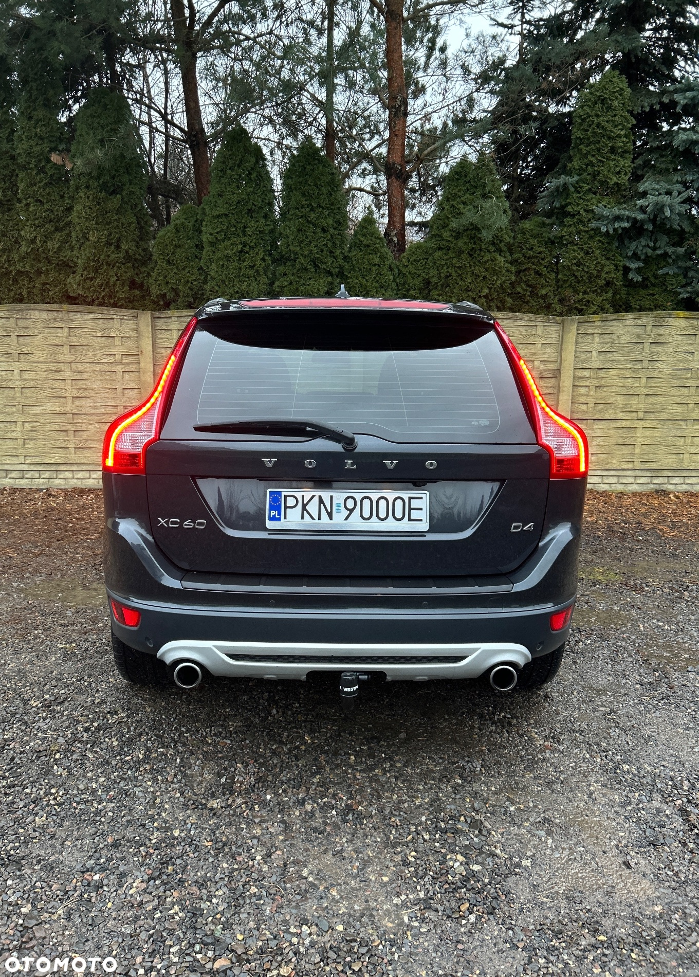Volvo XC 60 D4 R-Design - 4