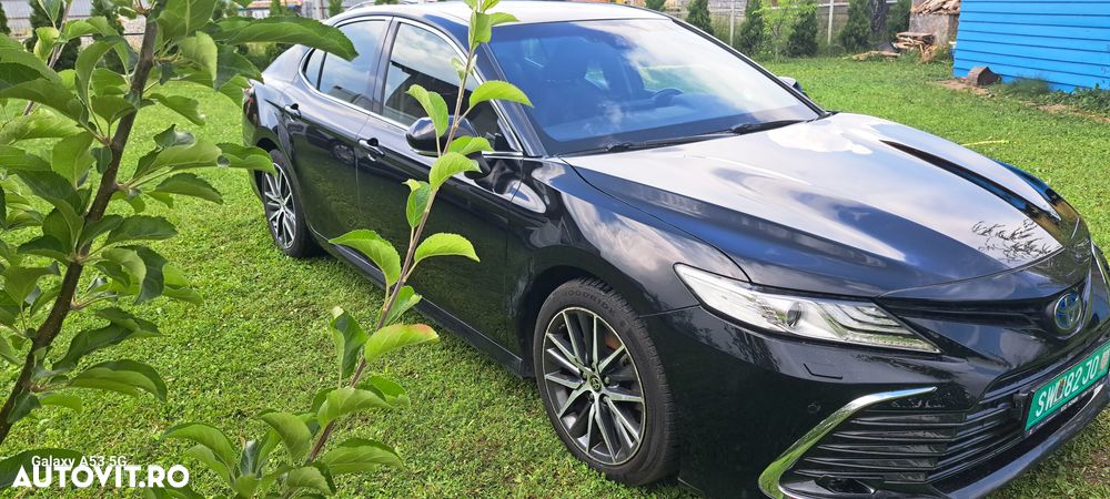 Toyota Camry Luxury - 1