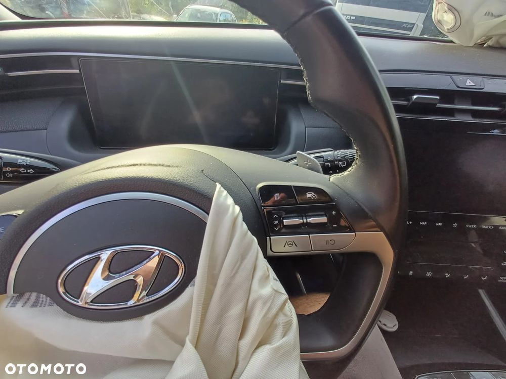 Hyundai Tucson 1.6 T-GDi HEV Executive 2WD - 26