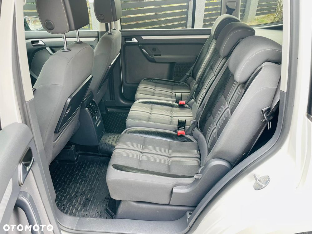 Volkswagen Touran 1.6 TDI DPF Highline - 5