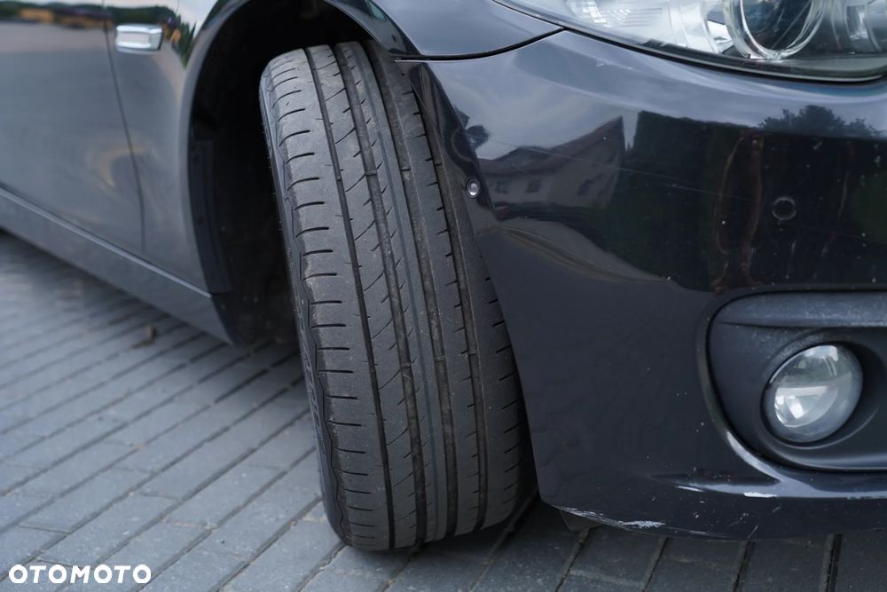 BMW Seria 5 520d Touring Sport Line - 15