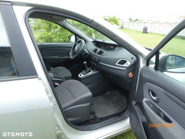 Renault Grand Scenic - 6