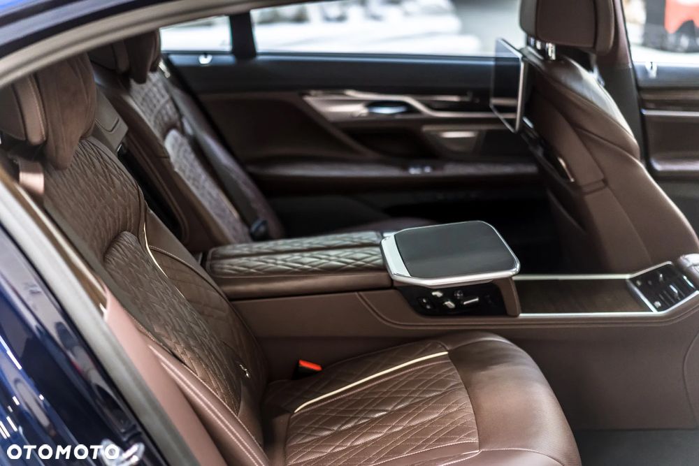 BMW Seria 7 740Li xDrive - 17