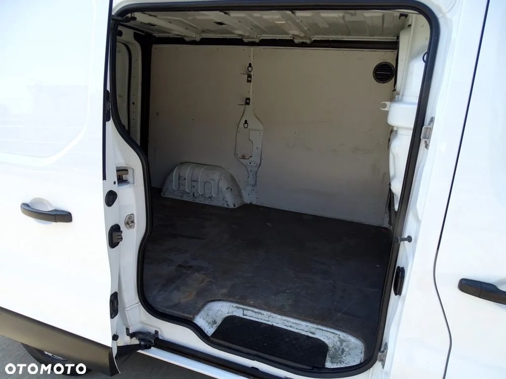 Renault TRAFIC - 16