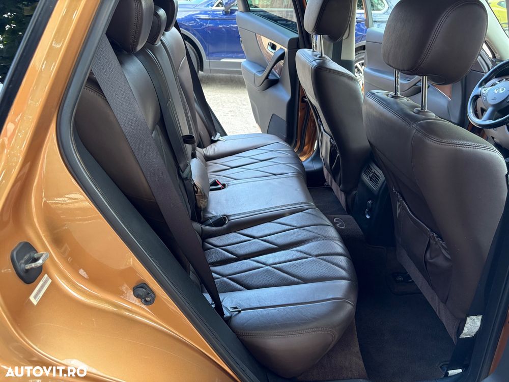 Infiniti FX 50 FX50 5.0L V8 S Premium AWD - 14