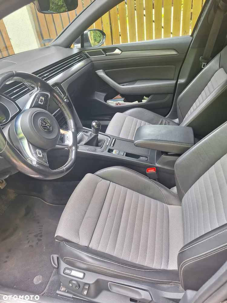 Volkswagen Passat - 9