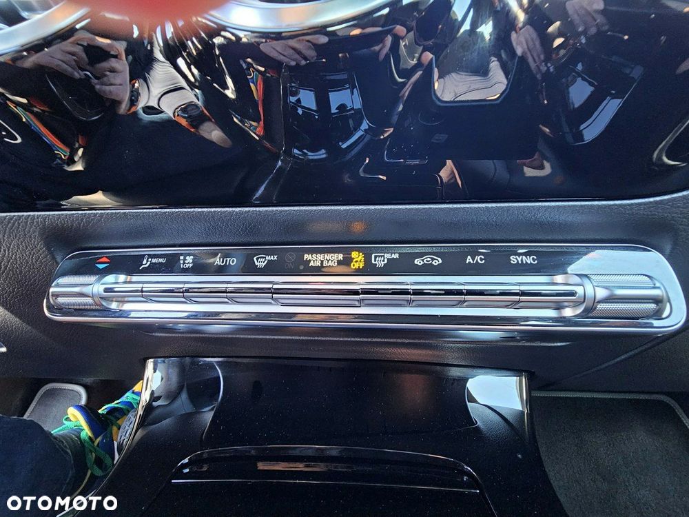 Mercedes-Benz CLA - 32